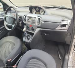 Auto - Lancia ypsilon 1.2 argento