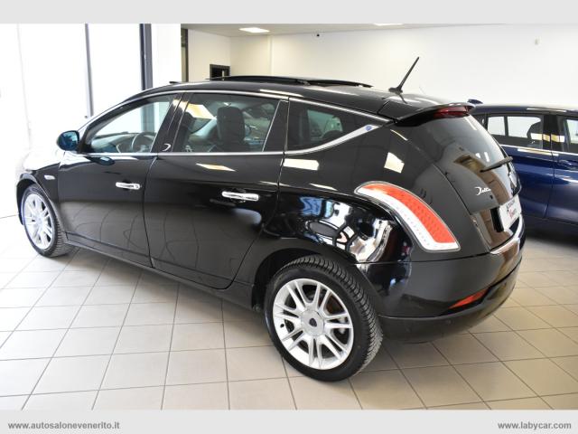 Auto - Lancia delta 1.6 mjt platino