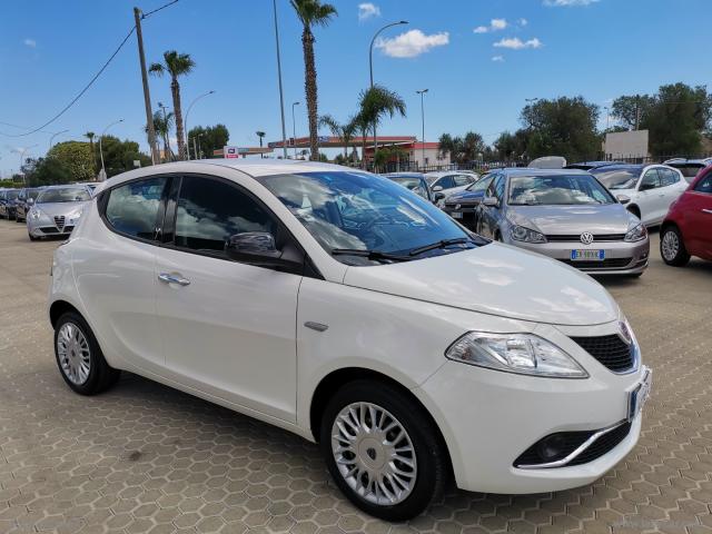 Auto - Lancia ypsilon 1.2 69 cv 5p. gold
