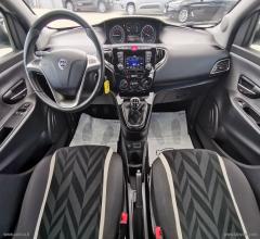 Auto - Lancia ypsilon 1.2 69 cv 5p. gold