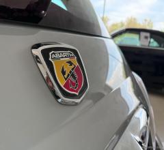 Auto - Abarth 500 1.4 turbo t-jet custom