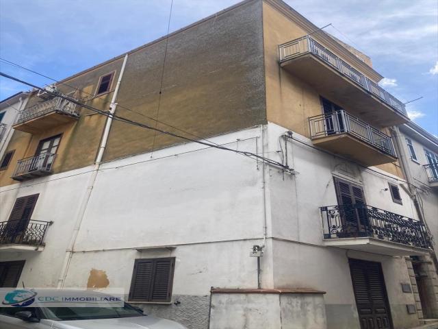 Casa indipendente in vendita a lercara friddi centro storico