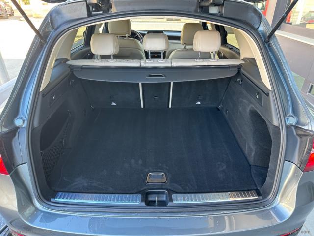 Auto - Mercedes-benz glc 220 d 4matic sport