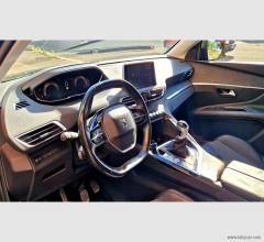 Auto - Peugeot 3008 puretech turbo 130 s&s allure