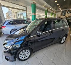 Auto - Mercedes-benz b 180 d automatic business