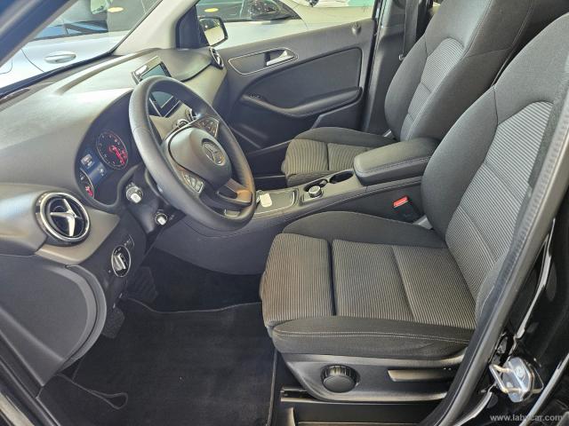 Auto - Mercedes-benz b 180 d automatic business