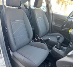 Auto - Ford fiesta 1.4 5p. bz.- gpl titanium