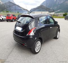 Auto - Lancia ypsilon 1.2 69 cv 5p. gold