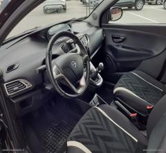 Auto - Lancia ypsilon 1.2 69 cv 5p. gold