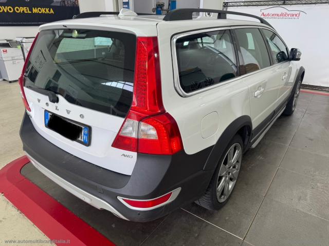 Auto - Volvo xc70 d5 awd geartronic summum