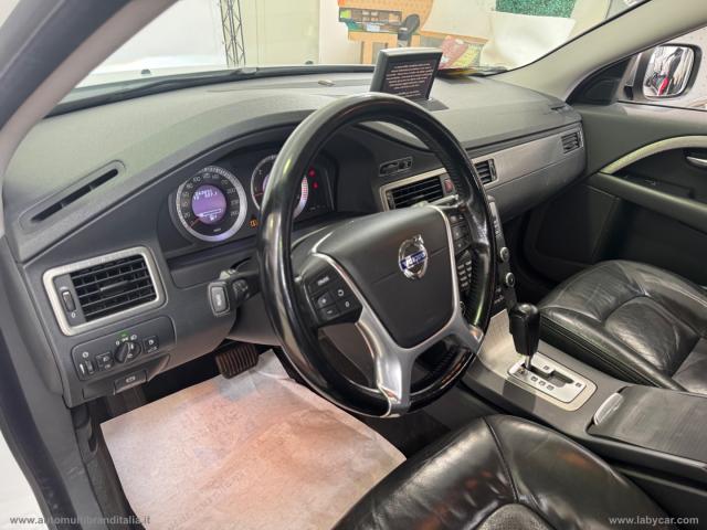 Auto - Volvo xc70 d5 awd geartronic summum