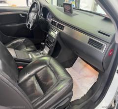 Auto - Volvo xc70 d5 awd geartronic summum