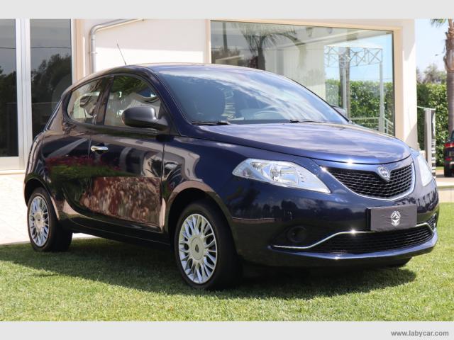 Auto - Lancia ypsilon 1.2 69 cv 5p. silver