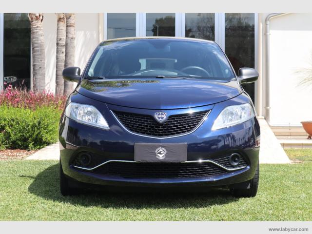 Auto - Lancia ypsilon 1.2 69 cv 5p. silver