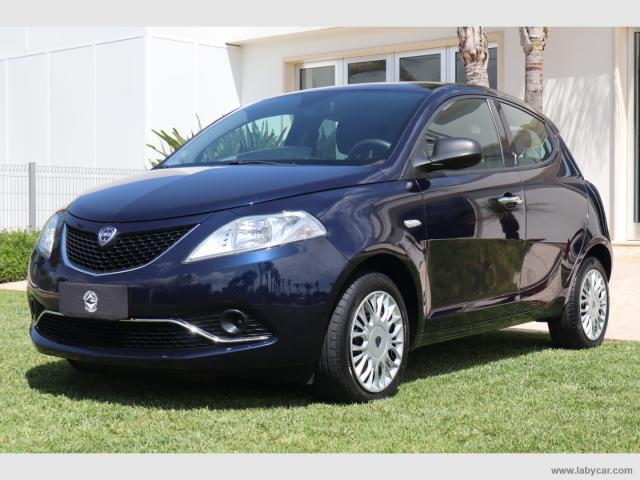 Auto - Lancia ypsilon 1.2 69 cv 5p. silver