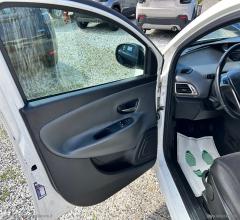 Auto - Lancia ypsilon 1.2 69 cv 5p. gpl ecochic 30th a