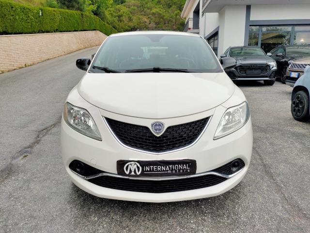 Auto - Lancia ypsilon 1.2 69 cv 5p. gpl ecochic gold