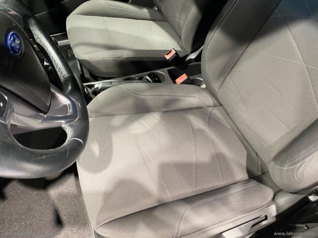 Auto - Ford fiesta 1.4 5p. bz.- gpl titanium