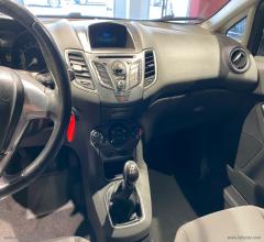 Auto - Ford fiesta 1.4 5p. bz.- gpl titanium