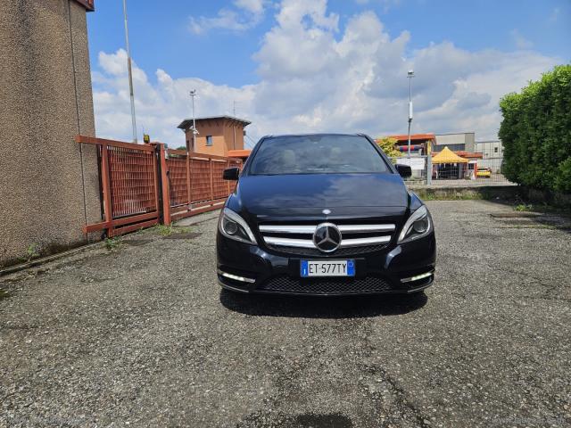 Auto - Mercedes-benz b 200 d automatic premium