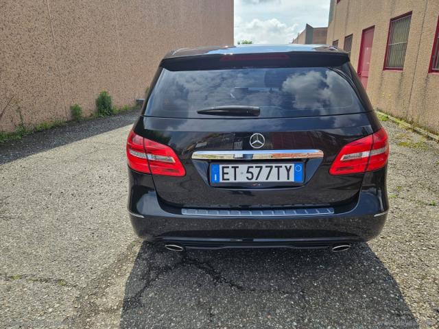 Auto - Mercedes-benz b 200 d automatic premium