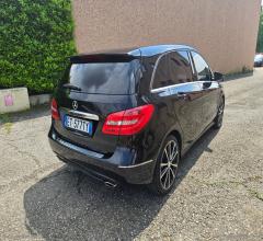 Auto - Mercedes-benz b 200 d automatic premium