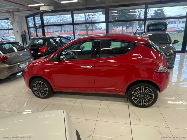 Auto - Lancia ypsilon 1.2 69 cv 5p. gpl ecochic silver