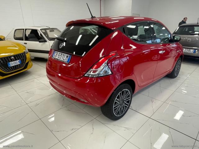 Auto - Lancia ypsilon 1.2 69 cv 5p. gpl ecochic silver