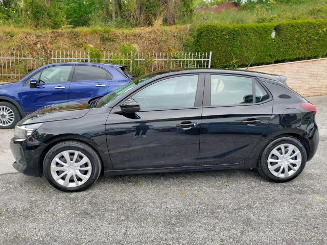 Auto - Opel corsa 1.2 edition