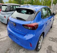 Auto - Opel corsa 1.2 edition
