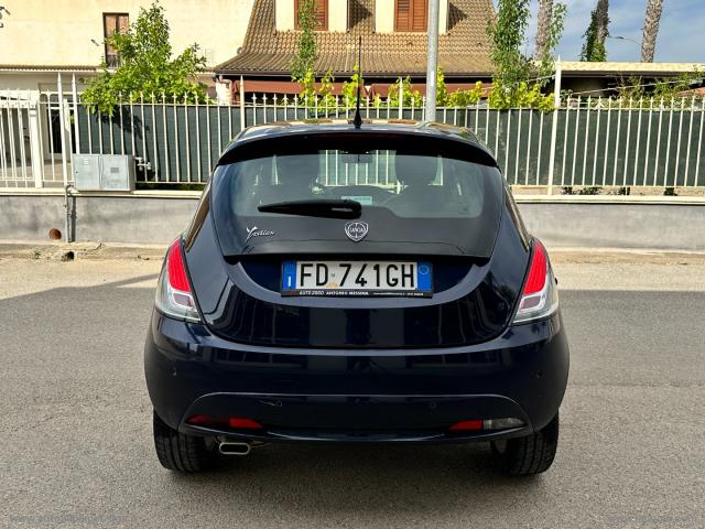 Auto - Lancia ypsilon 1.3 mjt 95 cv 5p. s&s gold