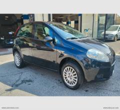Auto - Fiat punto 1.4 8v 5p. natural power easy