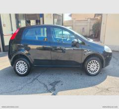 Auto - Fiat punto 1.4 8v 5p. natural power easy