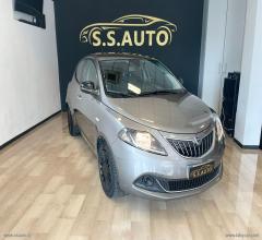 Lancia ypsilon 1.0 firefly 5p.s&s hyb. eco a.f.