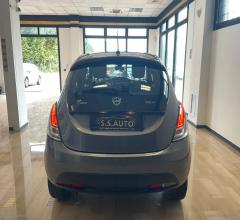 Auto - Lancia ypsilon 1.0 firefly 5p.s&s hyb. eco a.f.