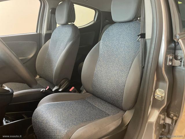 Auto - Lancia ypsilon 1.0 firefly 5p.s&s hyb. eco a.f.
