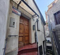 Casa indipendente in vendita a rogliano centro storico