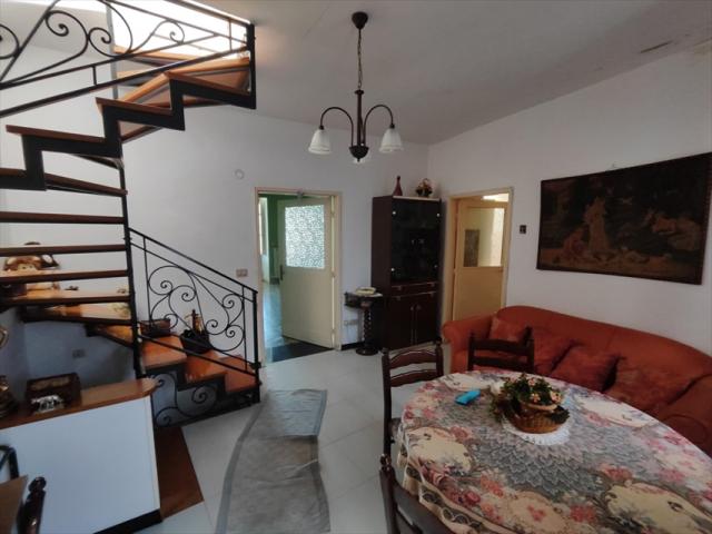 Appartamenti in Vendita - Casa indipendente in vendita a rogliano centro storico