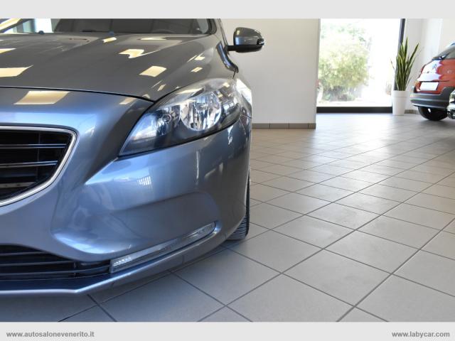 Auto - Volvo v40 d2 1.6 summum