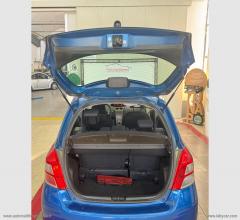 Auto - Toyota yaris 1.4 d-4d 5p. sol