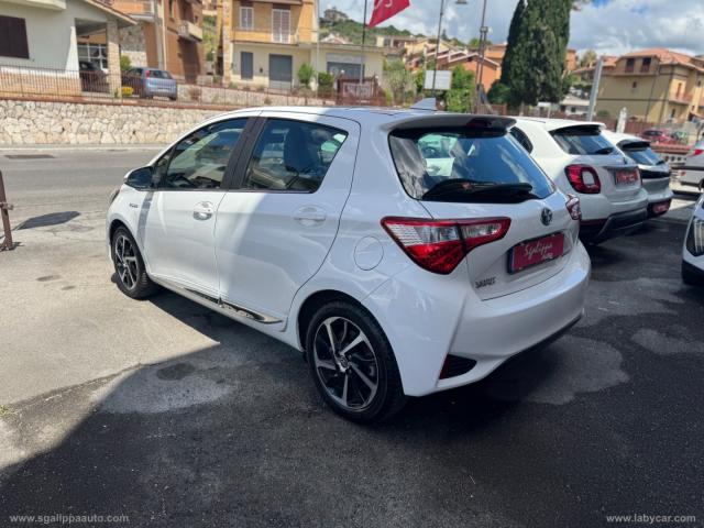Auto - Toyota yaris 1.5 hybrid 5p. style