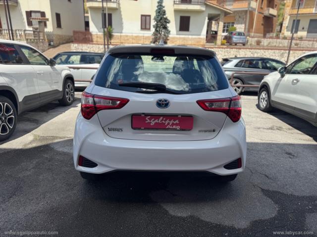 Auto - Toyota yaris 1.5 hybrid 5p. style