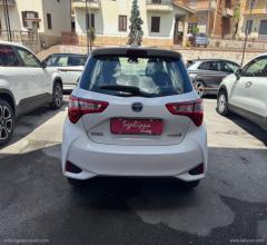 Auto - Toyota yaris 1.5 hybrid 5p. style