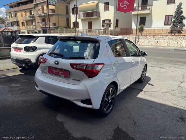 Auto - Toyota yaris 1.5 hybrid 5p. style
