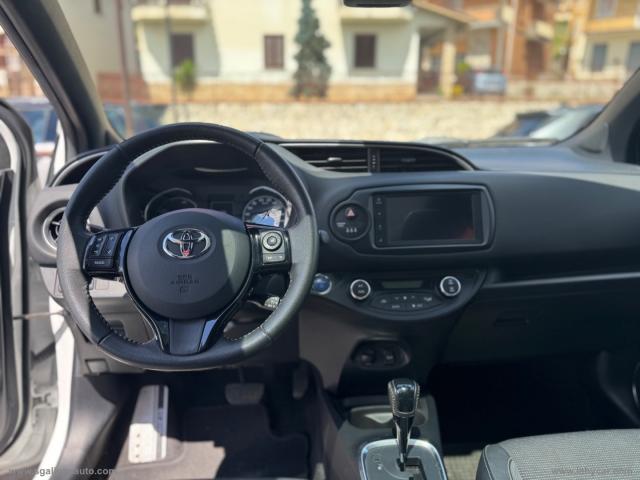 Auto - Toyota yaris 1.5 hybrid 5p. style