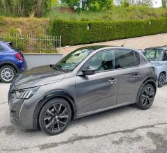 Auto - Peugeot 208 puretech 100 s&s eat8 5p. gt