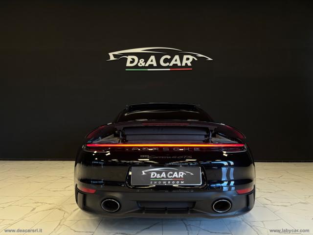 Auto - Porsche 911 carrera 4 gts