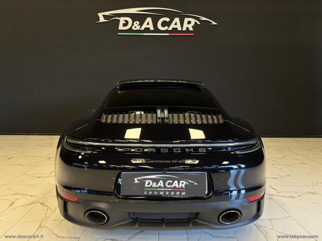 Auto - Porsche 911 carrera 4 gts