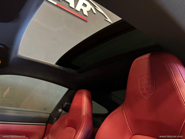 Auto - Porsche 911 carrera 4 gts