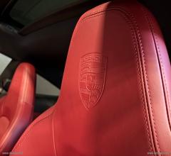 Auto - Porsche 911 carrera 4 gts